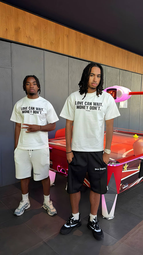 T-SHIRT LOVE CAN WAIT. MONEY DON'T